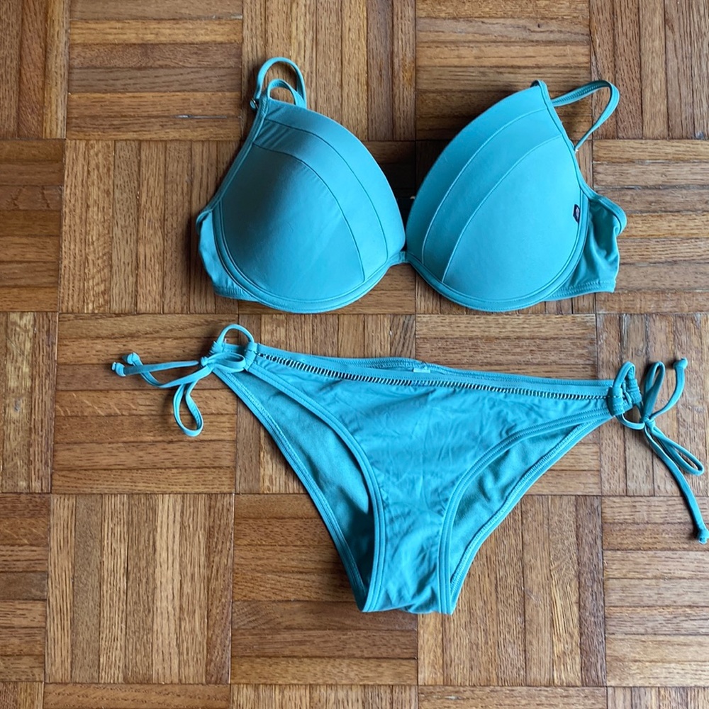 Aqua la Vie en rose sage green swimsuit set